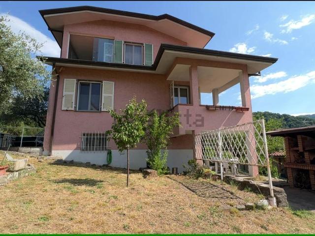 Casa in vendita a Follo, La Spezia