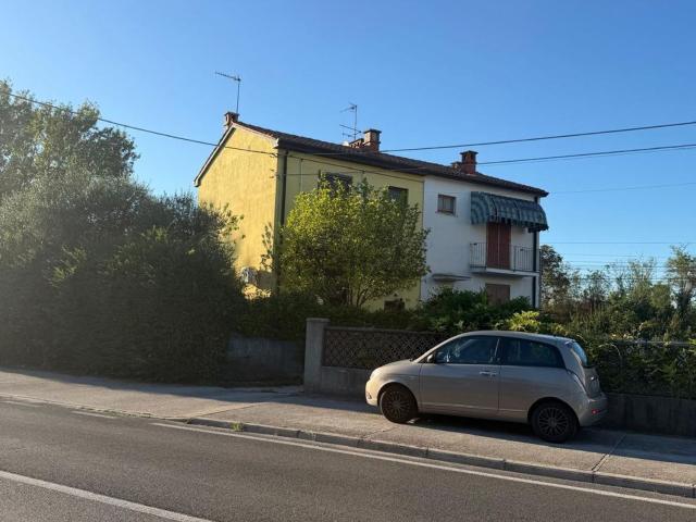 Casa in vendita a Lucinico / Ločnik / Luzinìs, Gorizia
