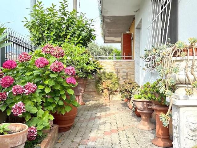 Casa in vendita a Romagnano, Marina Di Massa