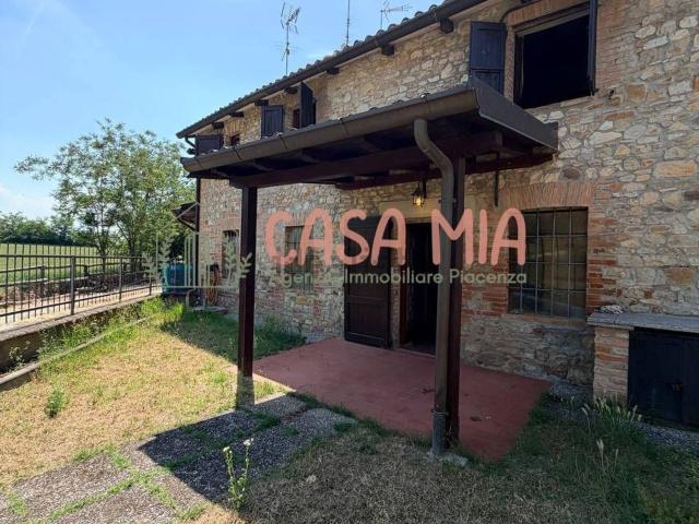 Casa in vendita a Carpaneto Piacentino, Reggio Emilia