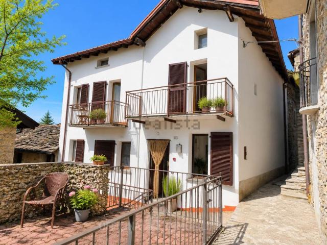 Casa in vendita a Vercana, Lombardia
