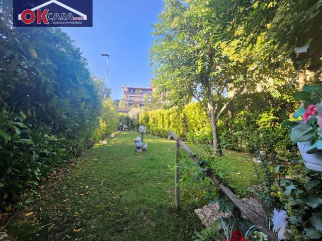 Casa in vendita a Desenzano Del Garda, Lombardia