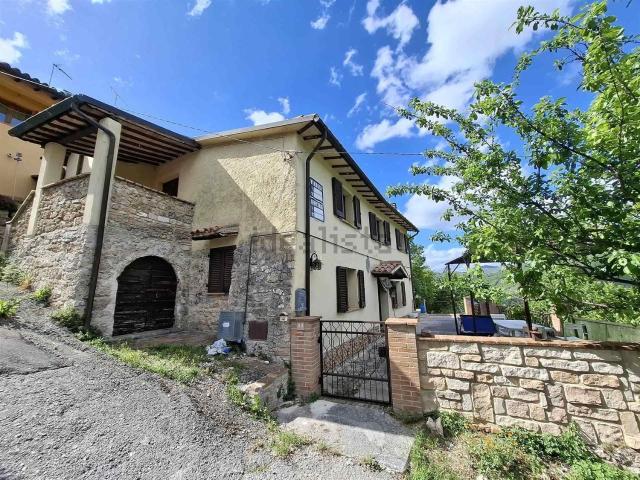 Casa in vendita a Nocera Umbra, Umbria
