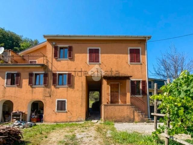 Casa in vendita a Mezzanego, Liguria