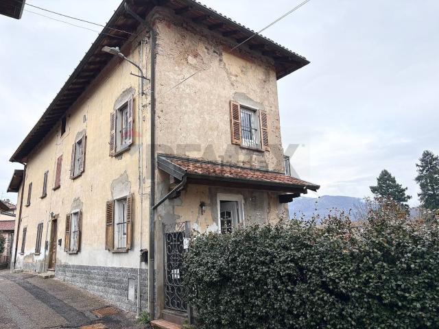 Casa in vendita a Comunità Montana del Piambello, Cuasso Al Monte