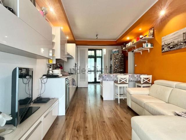 Casa in vendita a Carate Brianza, Lombardia