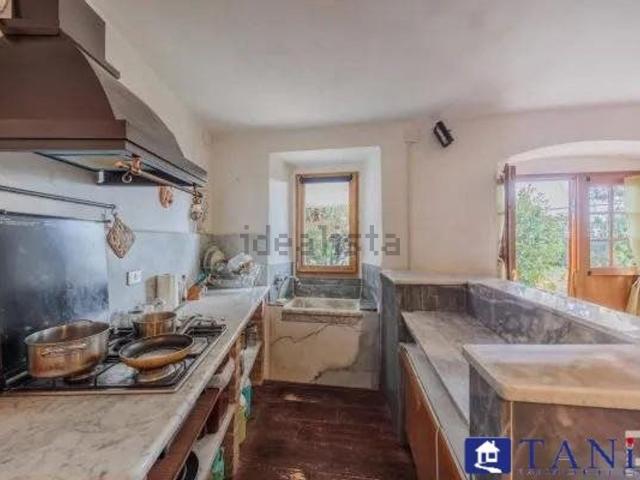 Casa in vendita a Carrara, Toscana