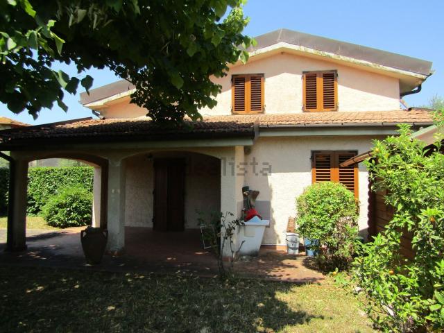 Casa in vendita a Tonfano, Toscana