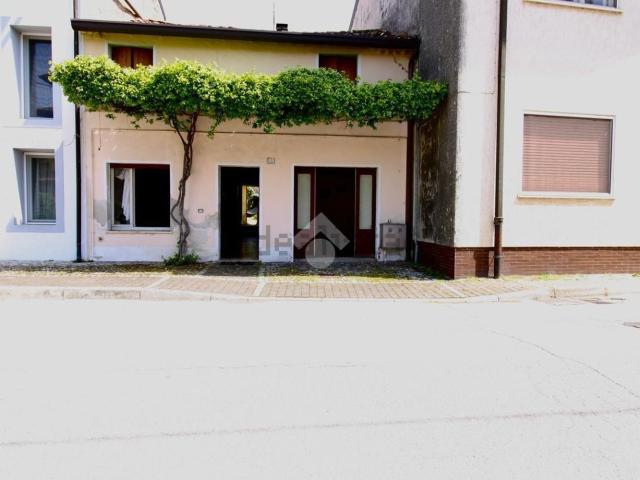Casa in vendita a Melarolo / Menarûl, Trivignano Udinese / Trivignan