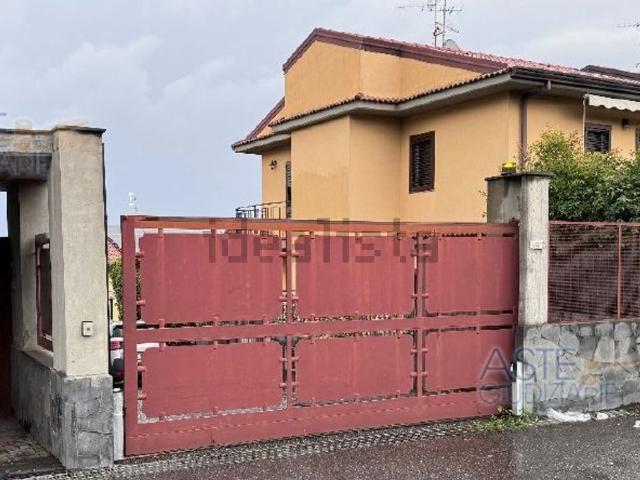 Casa in vendita a Aci Catena, Sicilia