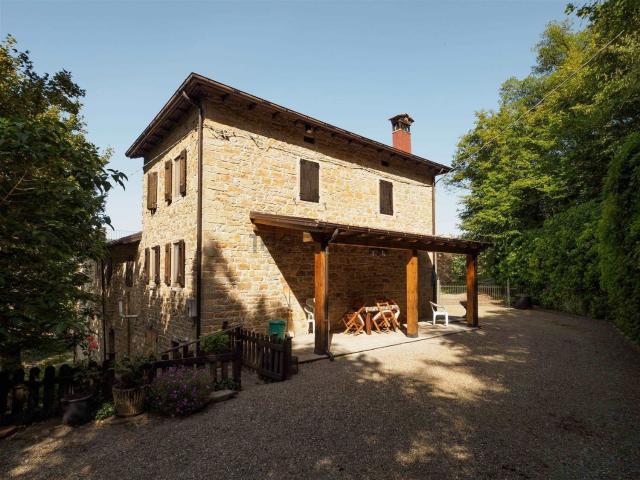 Casa in vendita a Unione dei comuni del Distretto Ceramico, Montefiorino