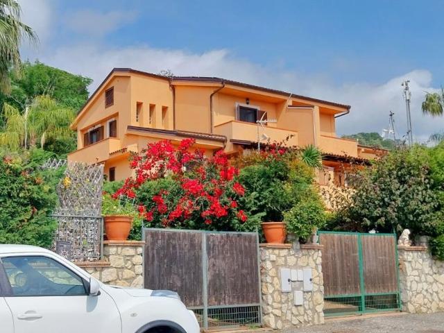 Casa in vendita a Fuscaldo, Cosenza