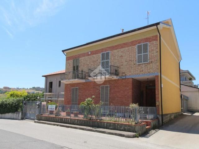 Casa in vendita a San Nicolò a Tordino, Teramo