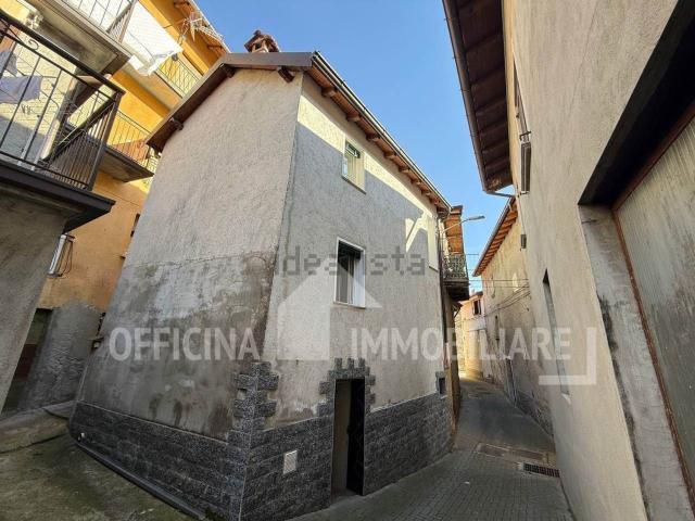 Casa in vendita a Garzeno, Lombardia