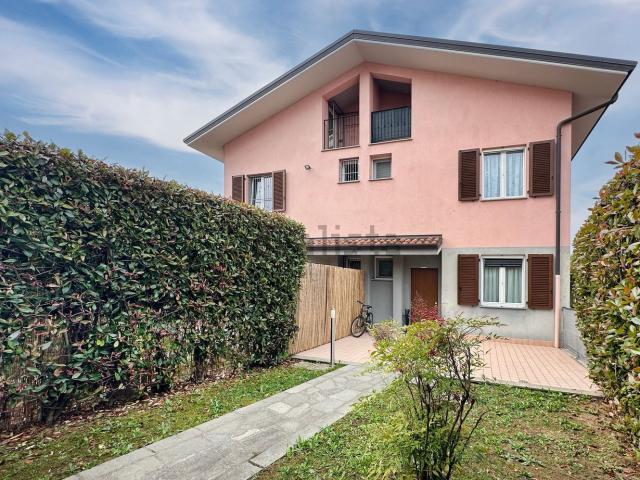 Casa in vendita a Galgiana, Casatenovo