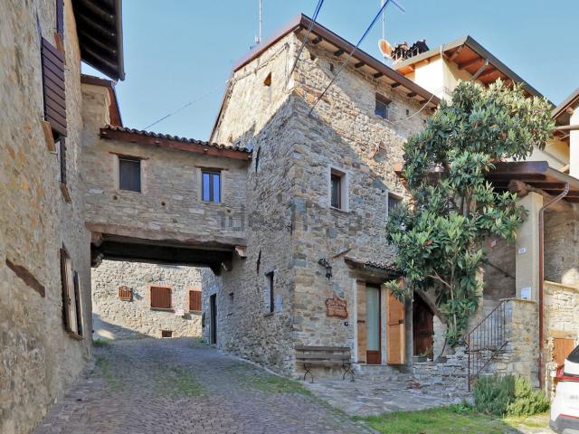 Casa in vendita a Val d’Enza, Re