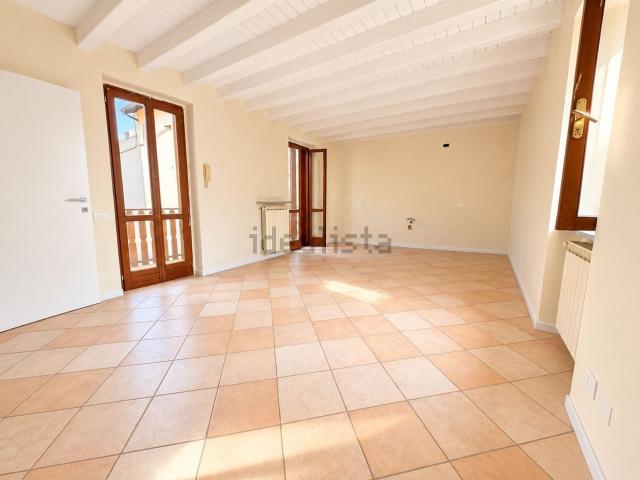 Casa in vendita a Desenzano al Serio, Albino