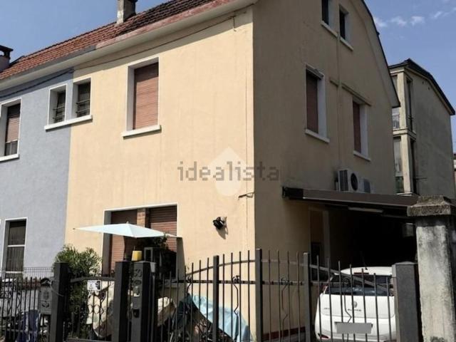 Casa in vendita a Zona Ovest, Brescia