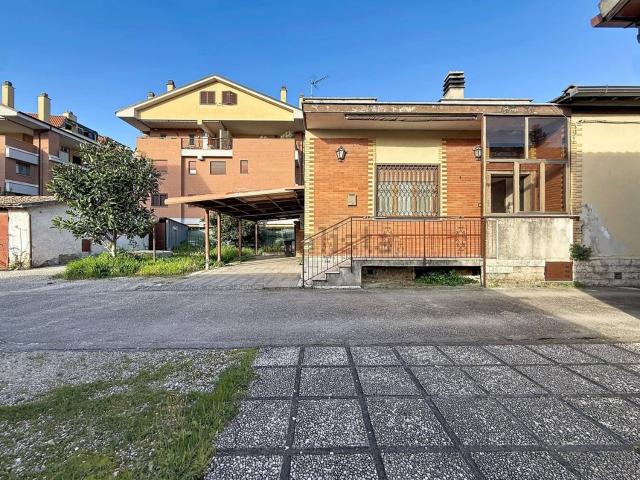 Casa in vendita a Roma Capitale, Lazio