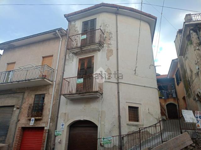 Casa in vendita a Montefalcione, Campania