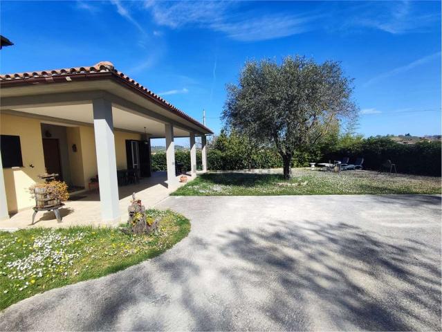 Casa in vendita a Montecastrilli, Umbria