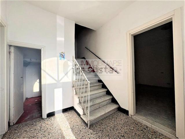 Casa in vendita a Sarzana, Liguria