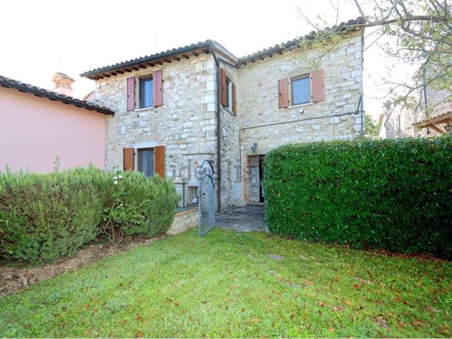 Casa in vendita a Izzalini, Umbria