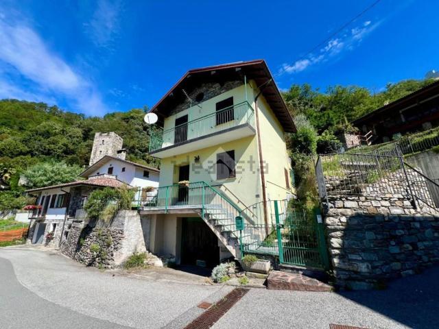 Casa in vendita a Sorico, Lombardia