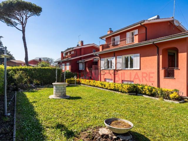 Casa in vendita a Villaggio Vigna Fiorita, Roma Capitale