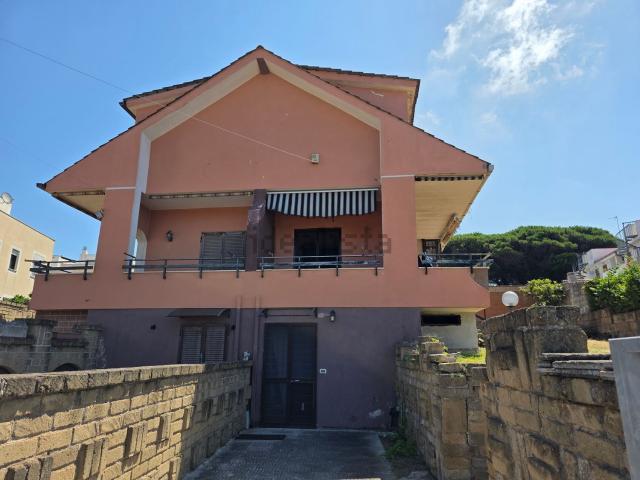 Casa in vendita a Lido di Marechiaro, Roma Capitale