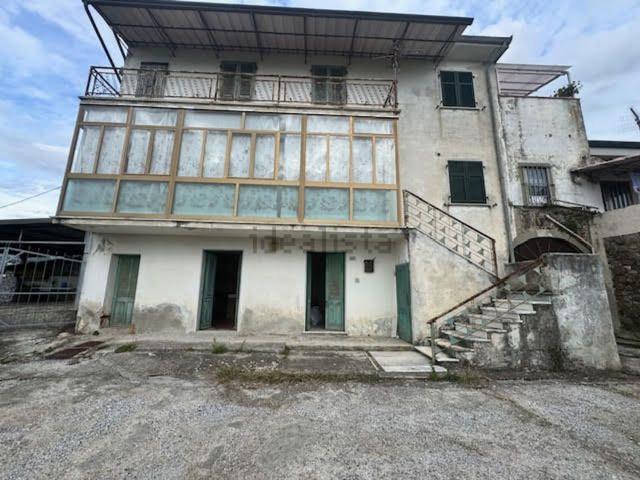 Casa in vendita a Castelnuovo Magra, Liguria