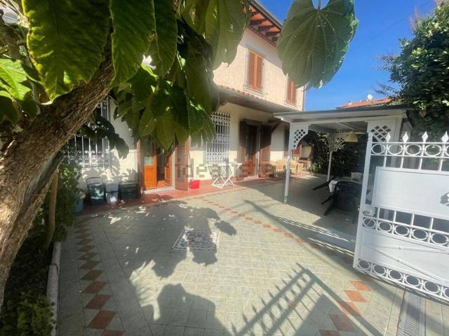 Casa in vendita a Vittoria Apuana, Forte Dei Marmi