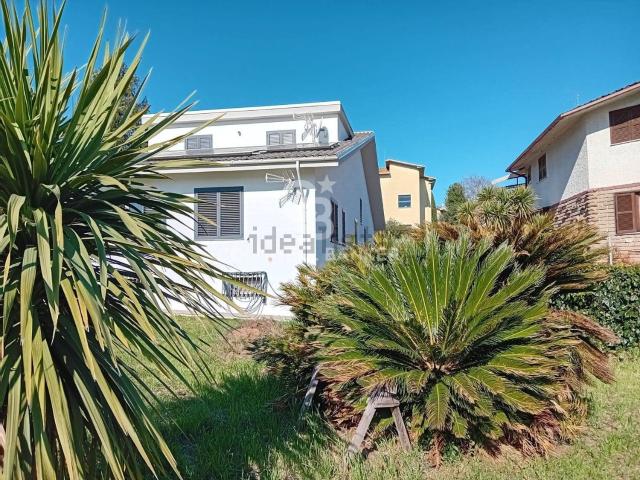 Casa in vendita a Sutri, Lazio