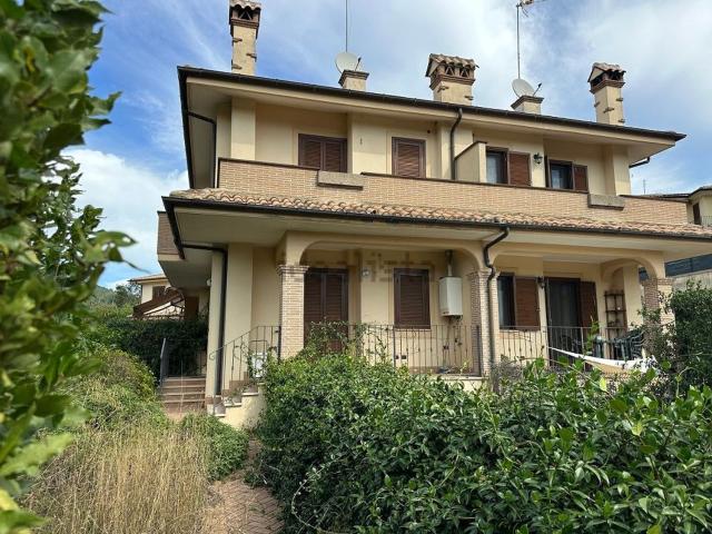Casa in vendita a Manziana, Roma Capitale
