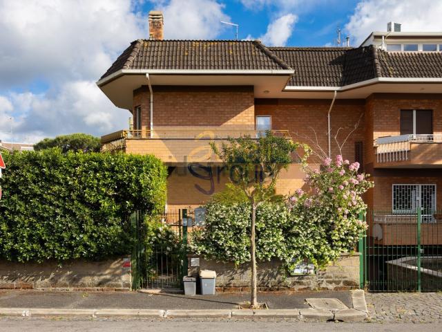 Casa in vendita a Acilia Sud, Roma