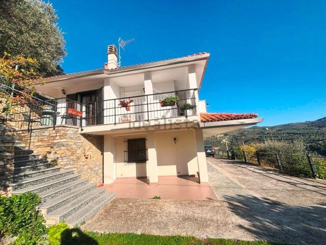 Casa in vendita a Imperia, Liguria