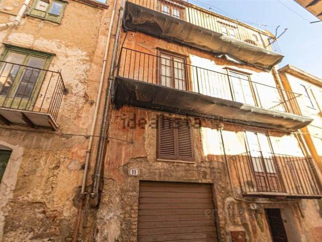 Casa in vendita a Castelbuono, Sicilia