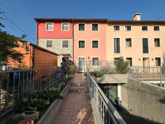 Casa in vendita a Montecchio Maggiore, Veneto