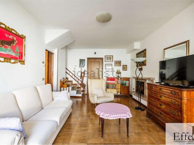 Casa in vendita a Brebbia Superiore, Brebbia