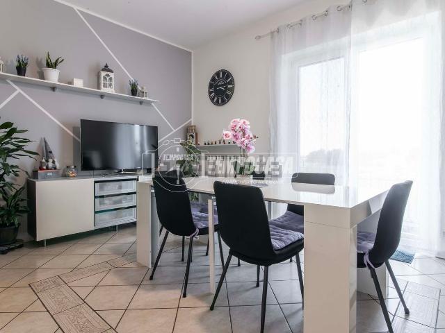 Casa in vendita a Guanzate, Lombardia