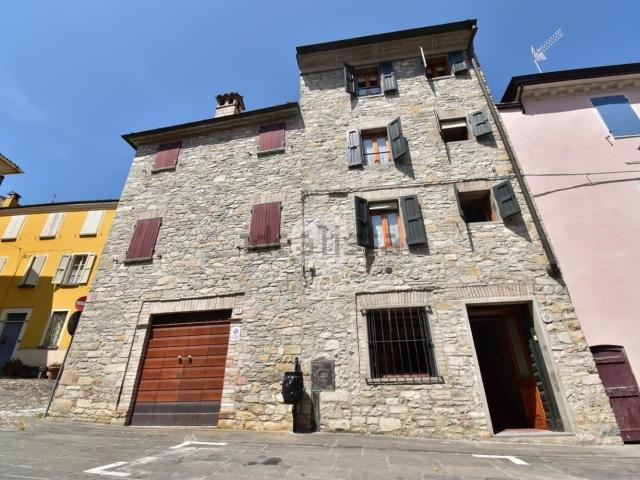 Casa in vendita a Calestano, Reggio Emilia