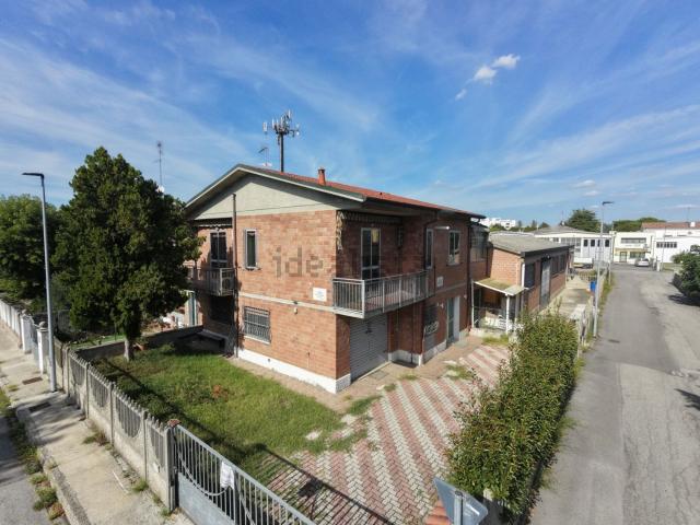 Casa in vendita a Zona Industriale Via Veneziani, Ferrara