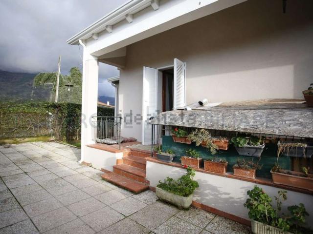 Casa in vendita a Castagnola, Massa