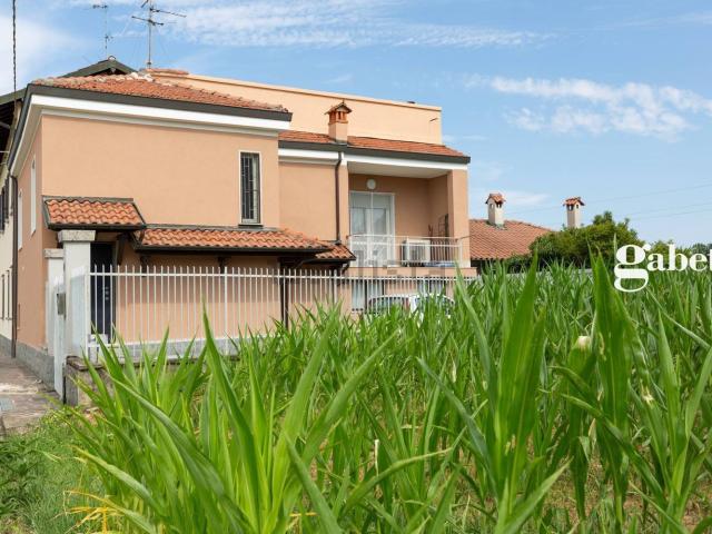 Casa in vendita a Cornate D'adda, Lombardia
