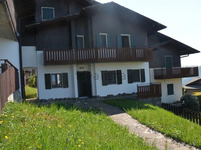 Casa in vendita a Selvino, Lombardia