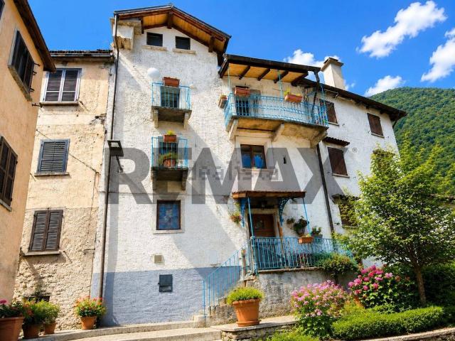 Casa in vendita a Valle Cannobina, Piemonte