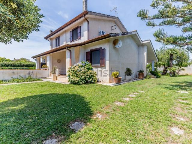 Casa in vendita a Sabaudia, Lazio