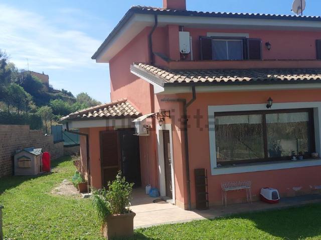 Casa in vendita a Roma Capitale, Lazio