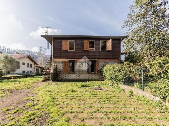 Casa in vendita a Punta del Lago, Ronciglione