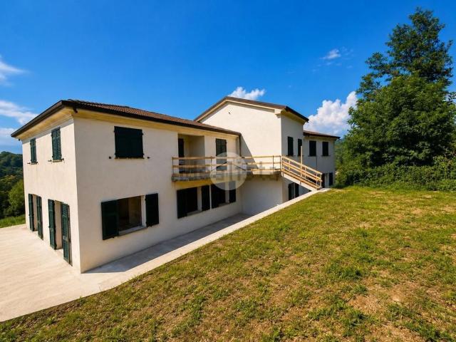 Casa in vendita a Riccò Del Golfo, Liguria